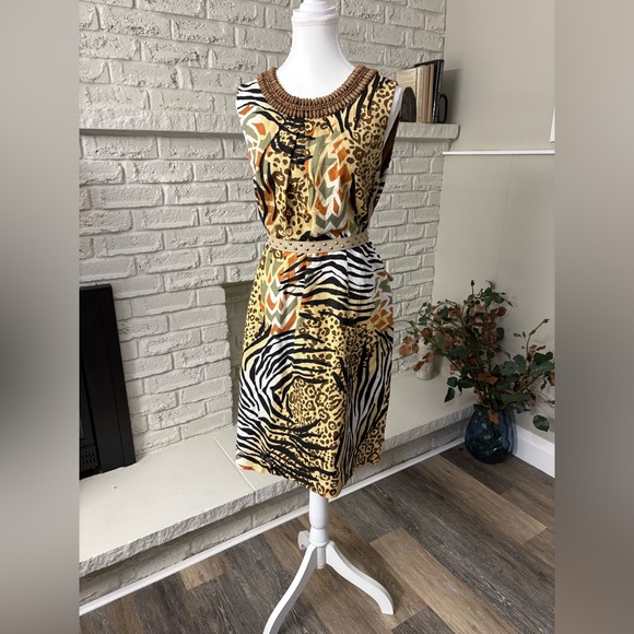 Peter Nygard Tribal Animal Print Shift Dress with Beaded Neckline Size 16 - Picture 3 of 12